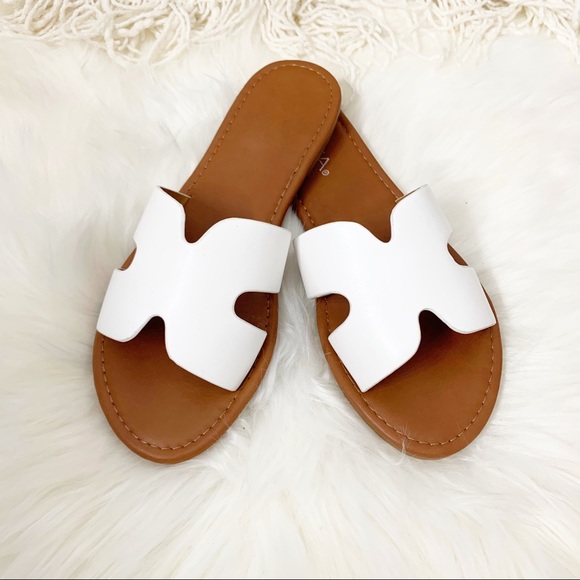 NEW Camila Sandal- in White - Picture 2 of 6